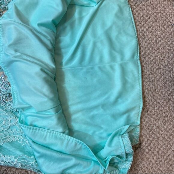 Mint Green and Silver Lace Mac Duggar Floor Length Prom Gown Size 12 - Picture 16 of 16